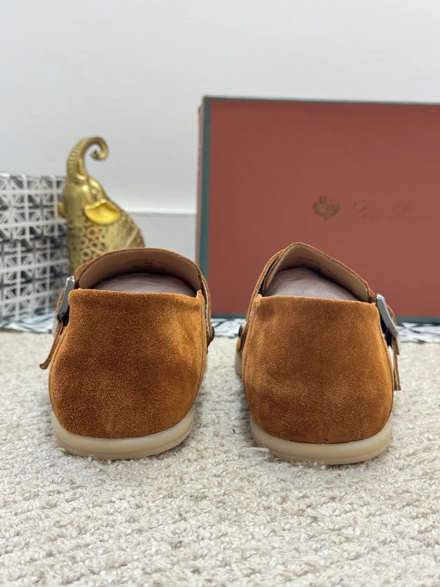 Men's men's shoes 💰420 [New style] 🍓🍓Loro Piana - LP's new moccasin shoes are made of water-repellent treated suede uppers with rubber soles, a classic. The complex craftsmanship and meticulous structure make the shoes light and soft, allowing you to walk comfortably and freely. Perfect for wearing at the beach or out in the water during the summer. Size: 38-44 (45 customized